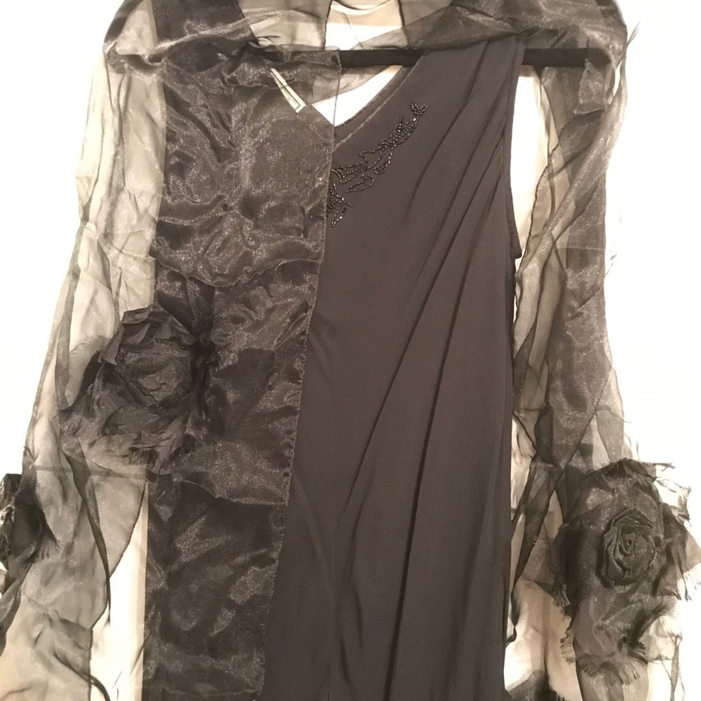 Dress - Picture 8 of 8